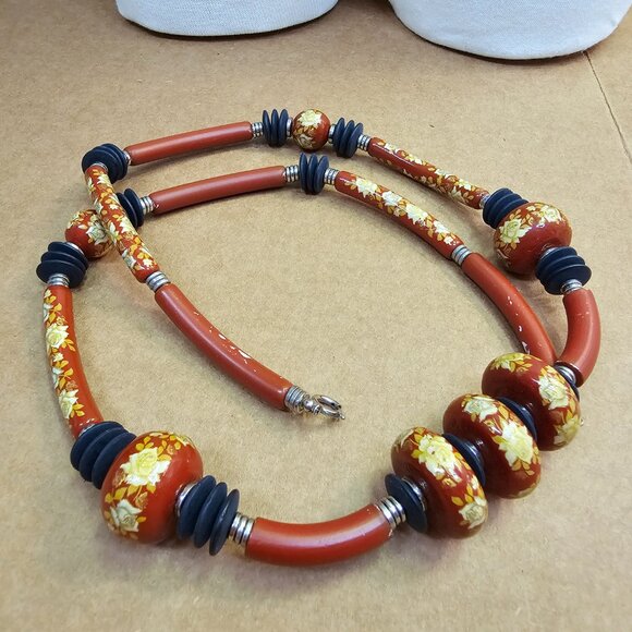 Unique Vintage Japanese Painted Floral Bead Necklace - Picture 5 of 9